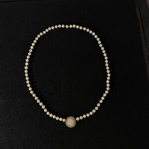Elegant Pearl Necklace with Pink Accent